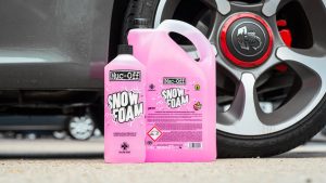 Pěnový čistič na vodní bázi k před-mytí MUC-OFF SNOW FOAM 5 litrů 