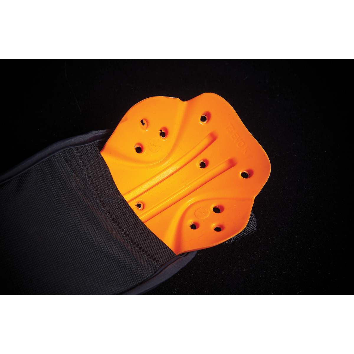 Loketní chrániče ICON ELBOW FIELD ARMOR 3 černé vel. L/XL