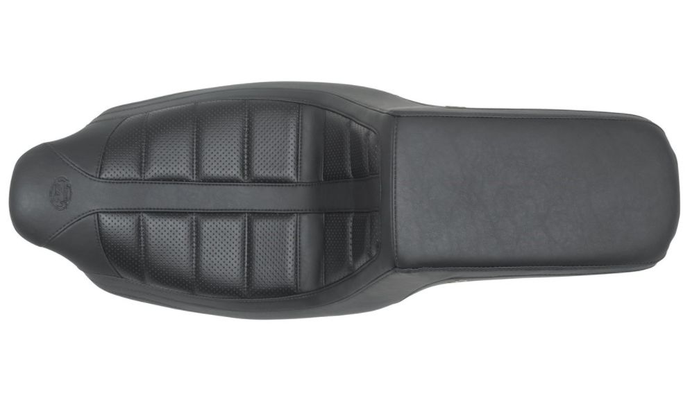 Sedadlo motocyklu MUSTANG Squareback pro Harley-Davidson  FLHT/FLHR/FLHX/FLTRX/FLTRU 2008-2021