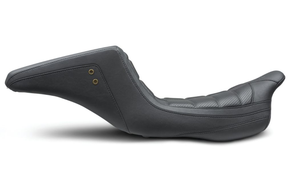 Sedadlo motocyklu MUSTANG Squareback pro Harley-Davidson  FLHT/FLHR/FLHX/FLTRX/FLTRU 2008-2021