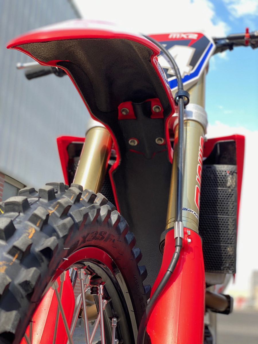 Ochranná pěna do blatníků motocyklu TWIN AIR MUD FOAM DEFLECTORS pro YAMAHA YZ 450 F rok 2014-2017