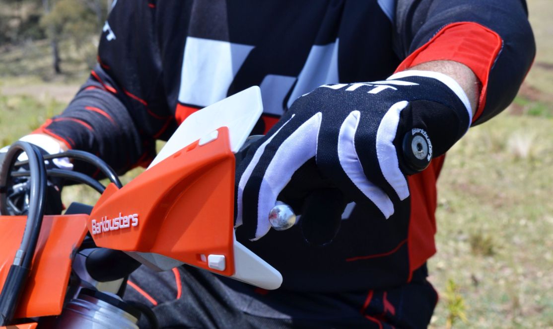 Sada motocyklových krytů páček mx / enduro BARKBUSTERS HANDGUARDS SABRE barva žlutá/černá, pár 