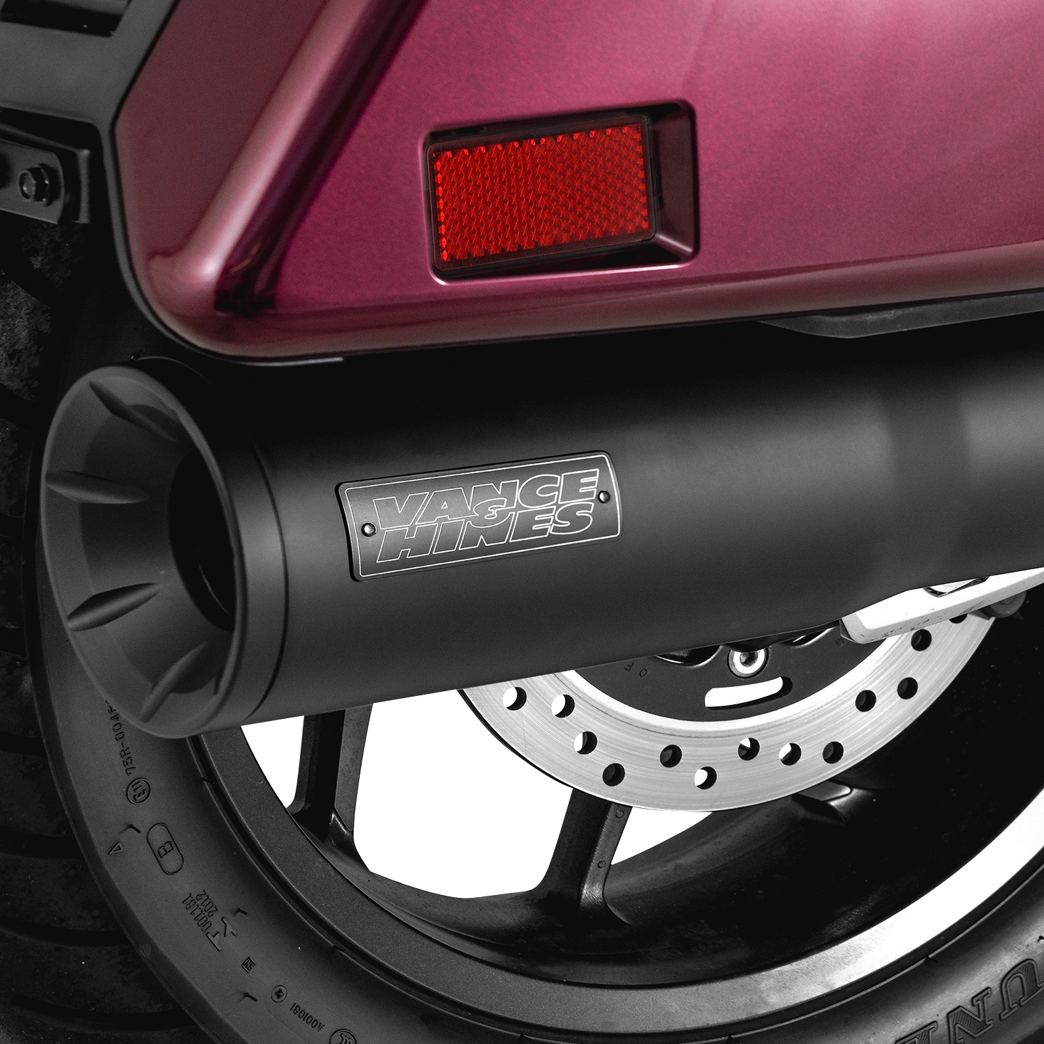 Koncovka výfuku Vance & Hines HI-OUTPUT SLIP-ON MUFFLER pro HONDA CMX 1100 T ABS REBEL rok 2023, průměr koncovky 11,5 cm (4-1/2")  