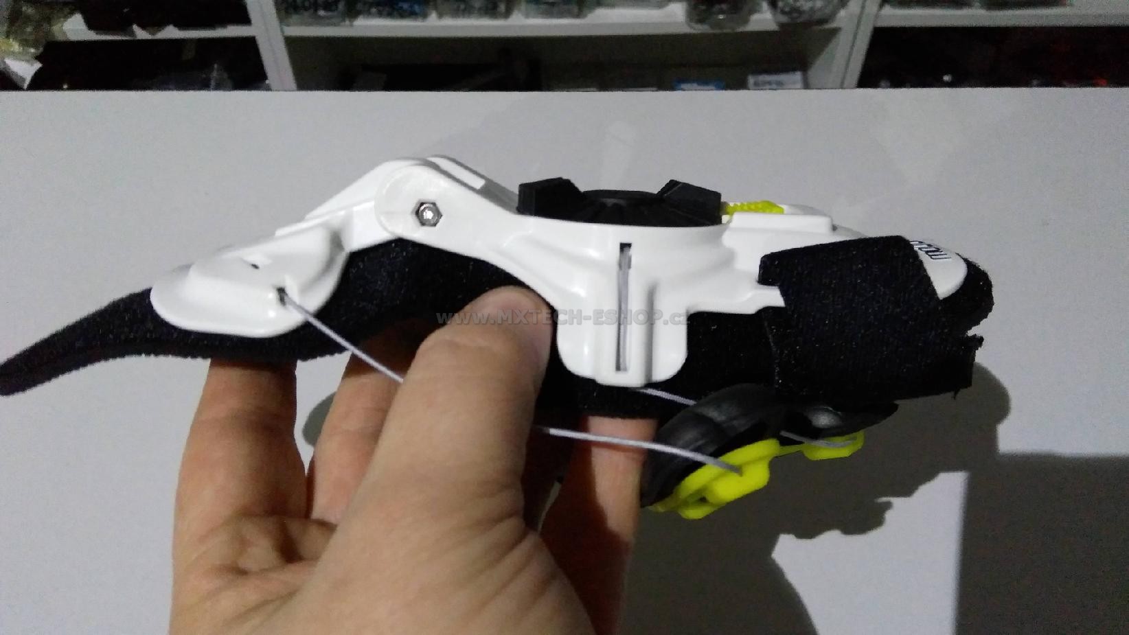 Ortéza na zápěstí MOBIUS X8 bílá vel. M/L