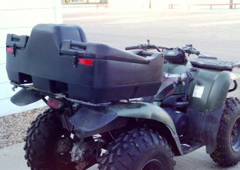 Pevný úložný zadní box na čtyřkolku MOOSE OFFROAD DIPLOMAT STORAGE TRUNKS barva černá