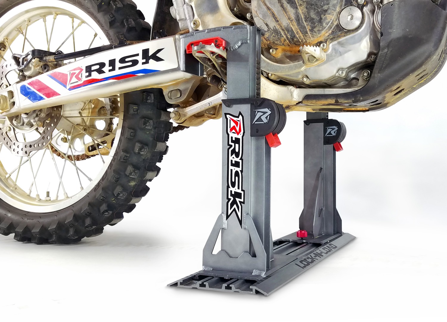 Transportní stojan/systém pro motokrosové motocykly Risk Racing Lock-N-Load Pro stříbrný
