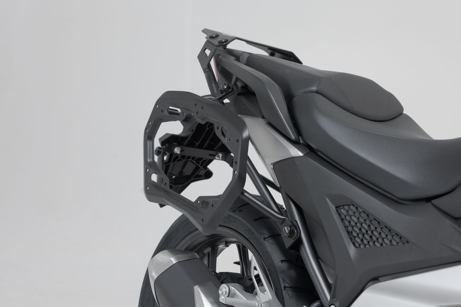 Podpěry pod boční kufry SW-MOTECH PRO SIDE CARRIERS pro HONDA NC 750 X 2020-2021