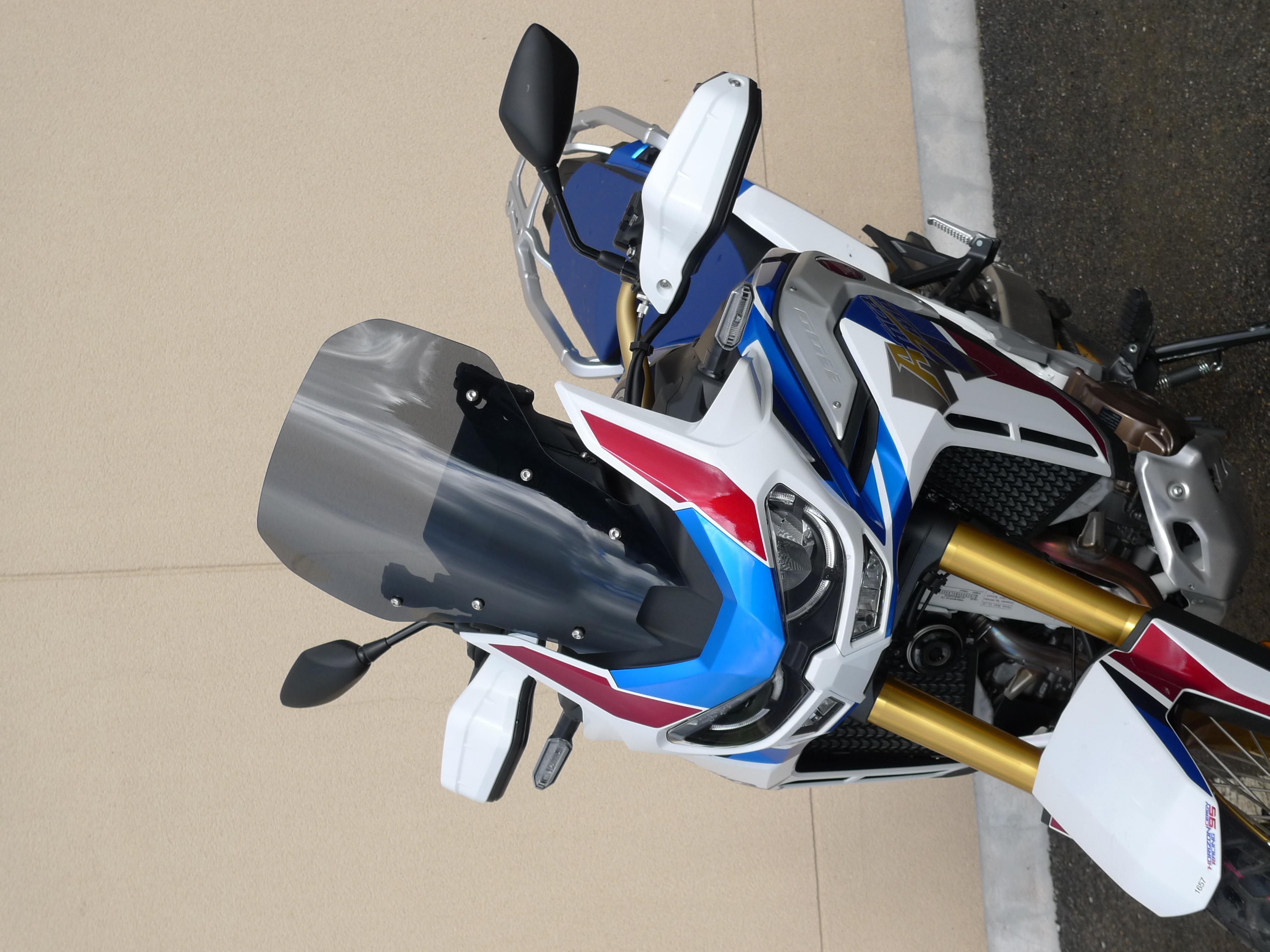 Plexi na motocykl BULLSTER pro HONDA CRF1100 A Twin rok 2020-2021 kouřově šedé, výška 41,5 cm 