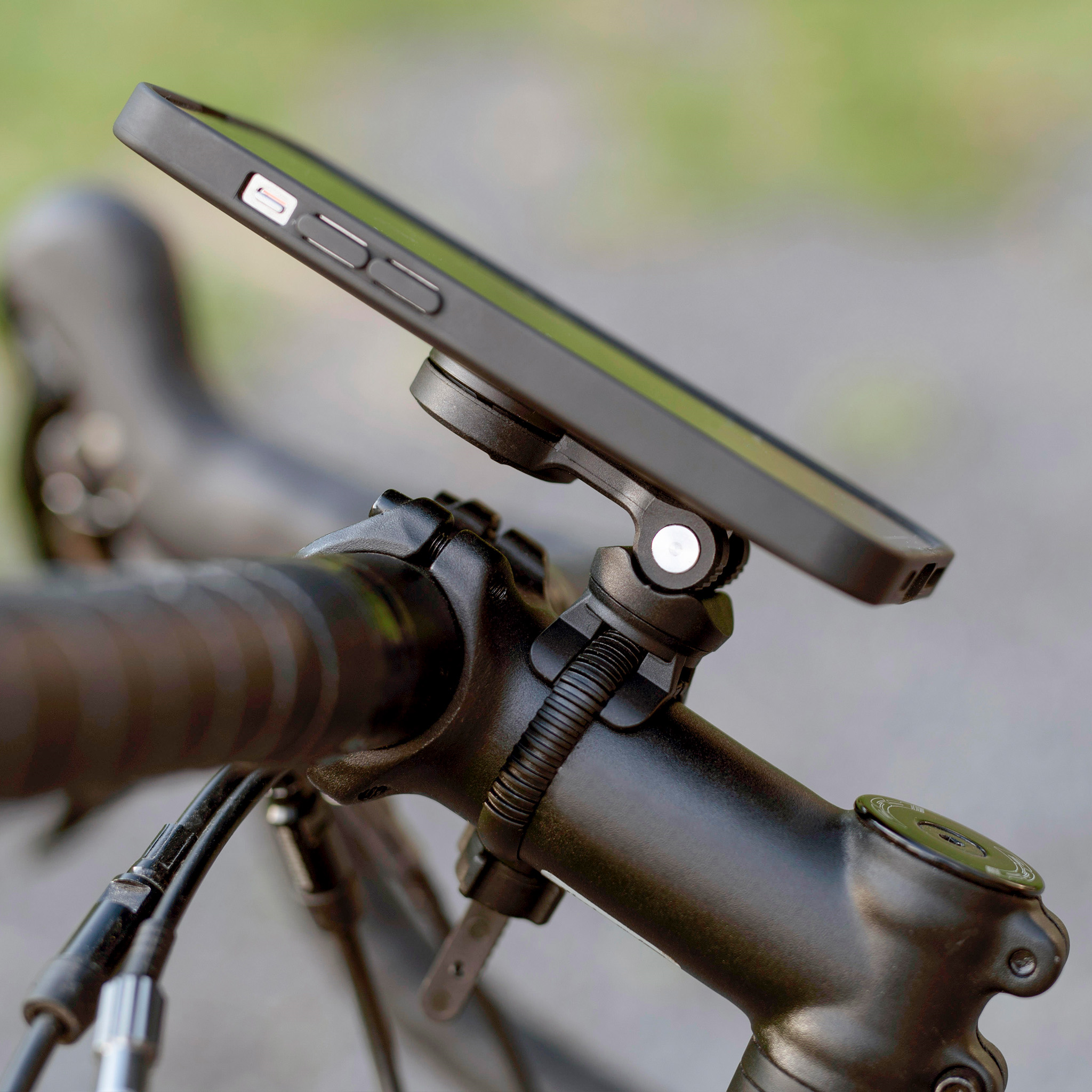 Držák mobilního telefonu pro jízdní kola SP CONNECT UNIVERSAL BIKE MOUNT 53342, připevnění řídítka nebo představec o průměru mezi 22 a 42 mm
