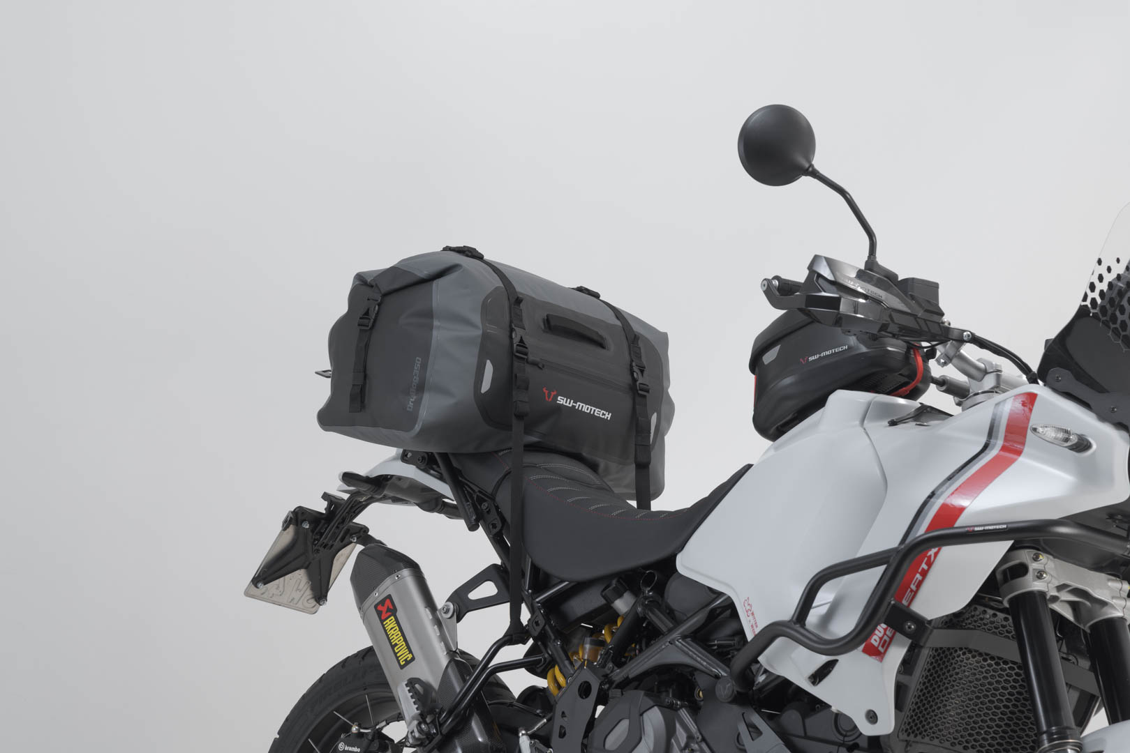 Vodotěsná nepromokavá taška / vak / brašna SW-MOTECH DRYBAG 350 TAIL BAG černá/šedá, velikost 58,0 x 28,0 x 28,0 cm - obsah 35 litrů 