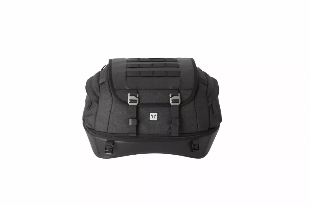 Zadní sedadlová motocyklová textilní brašna SW MOTECH LEGEND GEAR TAILBAG LR4 barva černá, celkový objem 18 až 25 litrů