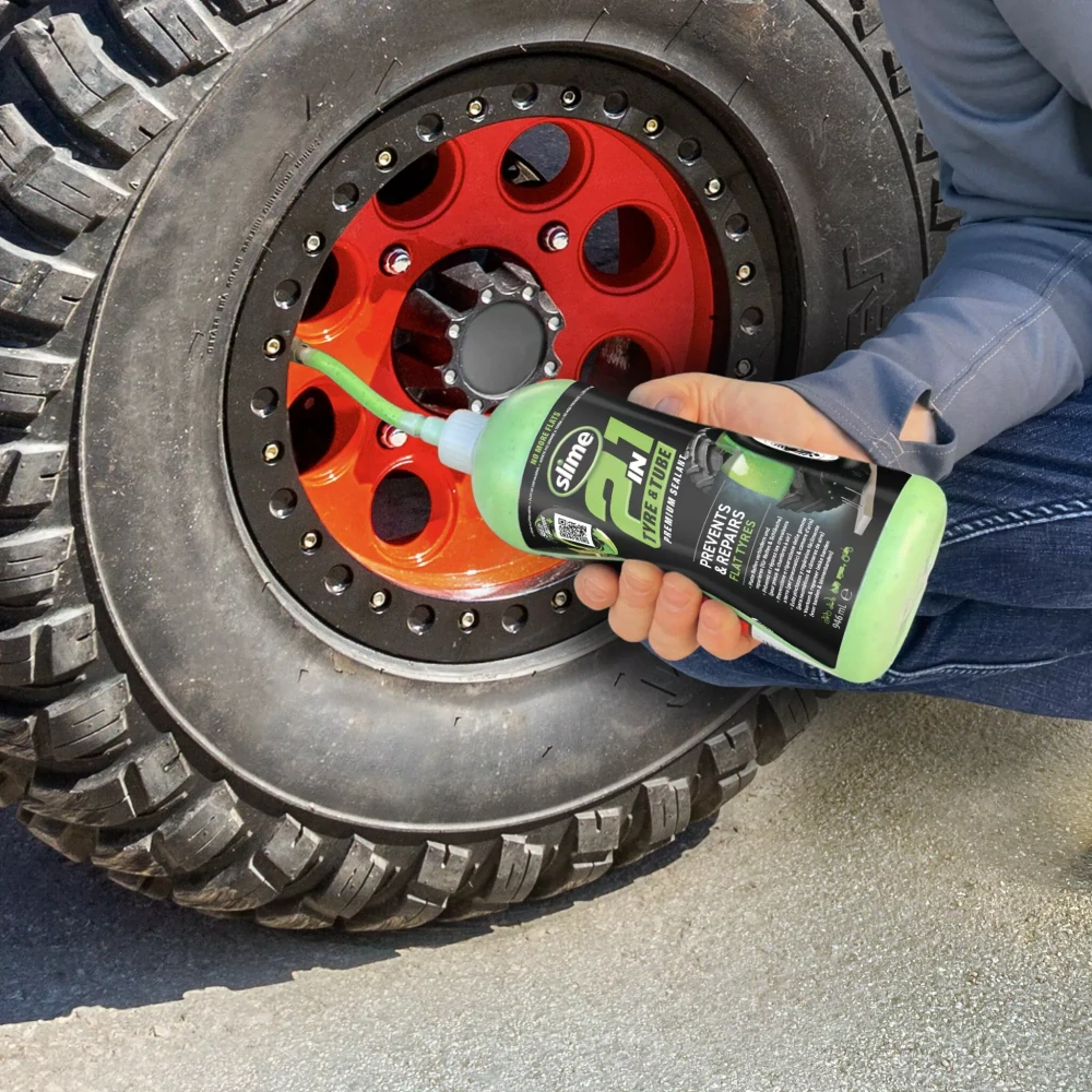 Utěsňovací přípravek pro pneu s duší / pro pneu bez duše SLIME 2V1 / 2in1 TIRE A TUBE SEALANT obsah 946 ml