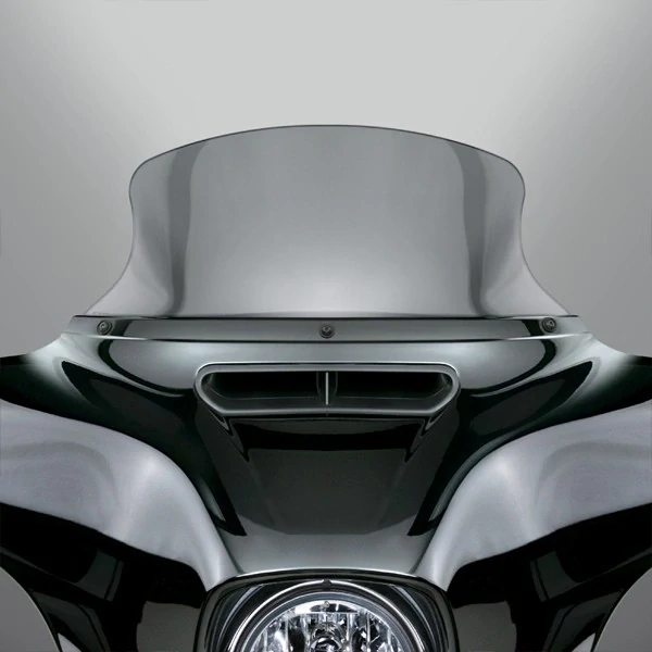 Plexi motocyklu NATIONAL CYCLE verze nízká N20409 pro HARLEY DAVIDSON Trike modely rok 2014–2025 barva světle šedá, výška plexi 24,1 cm 