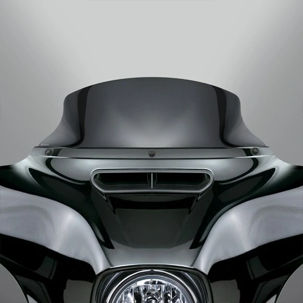 Plexi motocyklu NATIONAL CYCLE verze nízká N20411 pro HARLEY DAVIDSON FLHX, FLHXS, FLHXST  rok 2014–2023 (s výjimkou 2023 FLHXSE) barva tmavě šedá, výška plexi 18,4 cm 