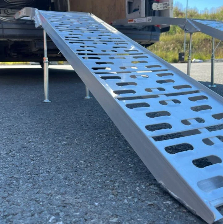 Heavy duty hliníkové nájezdové rampy pro motocykl a UTV skládací SHARK Accessories délka 230 cm, šíře 28,5 cm, max. nosnost 1360, balení 2 kusy