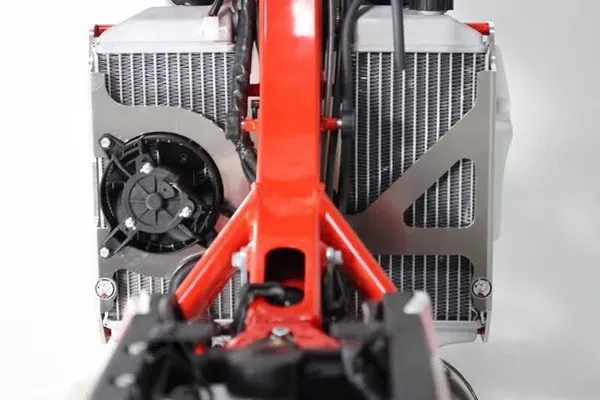 Výztuhy chladičů motocyklu AXP RACING RADIATOR BRACES pro BETA RR/ Racing 2T 125/ 200/ 250/ 300 rok 2020-2023 