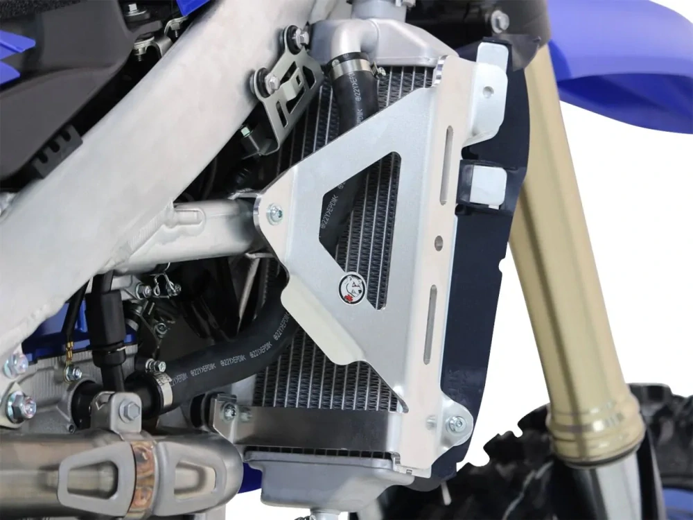 Výztuhy chladičů motocyklu AXP RACING RADIATOR BRACES pro YAMAHA YZ 450 F rok 2023-2025