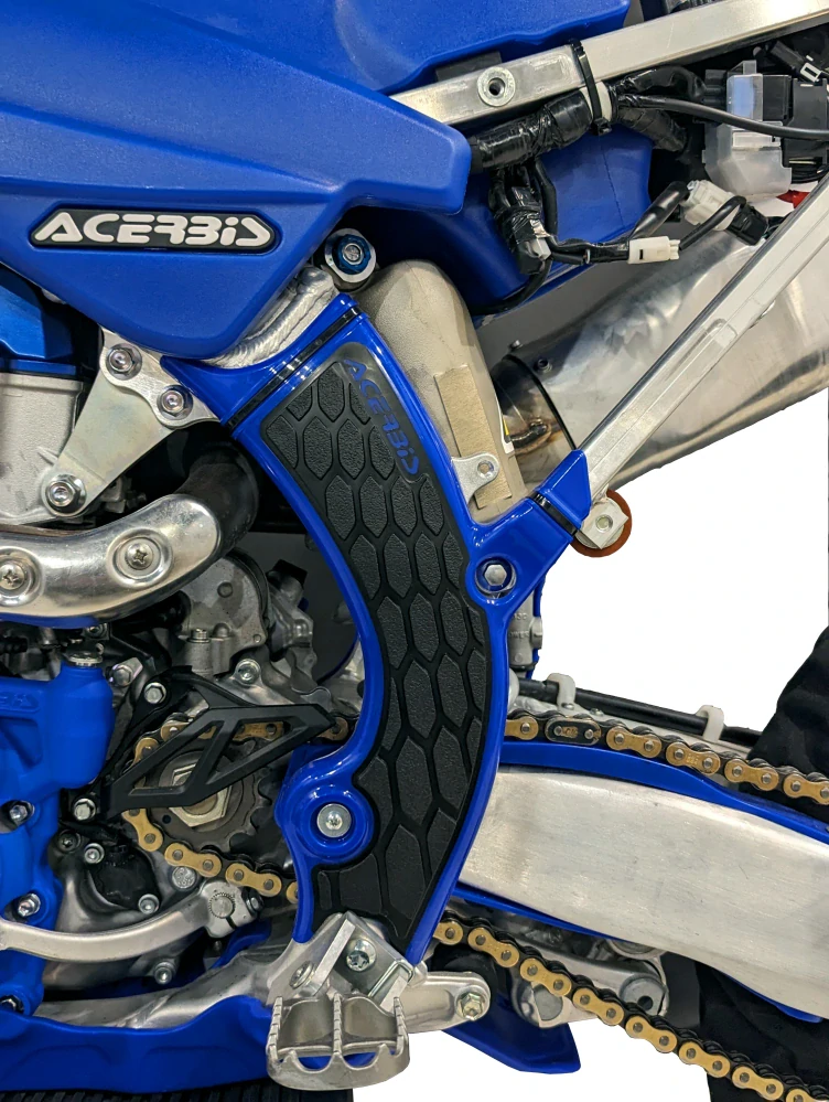 Ochranné kryty rámu ACERBIS pro YAMAHA YZF 250 rok 2024-2026 barva černá/modrá