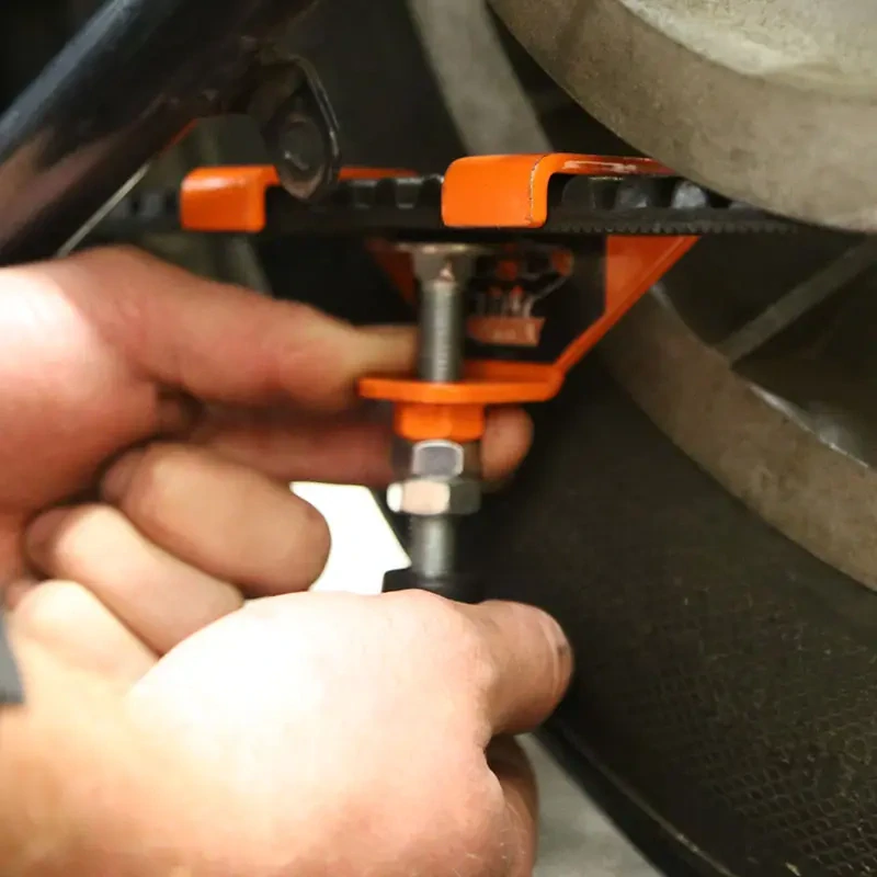 Přípravek pro nastavení napnutí motocyklového řemenu TRU TENSION MOTORCYCLE BELT TENSIONING TOOL M026