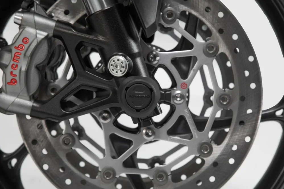 Padací protektory do osy předního kola motocyklu SW-MOTECH pro YAMAHA XSR900 Abarth 2017-2020