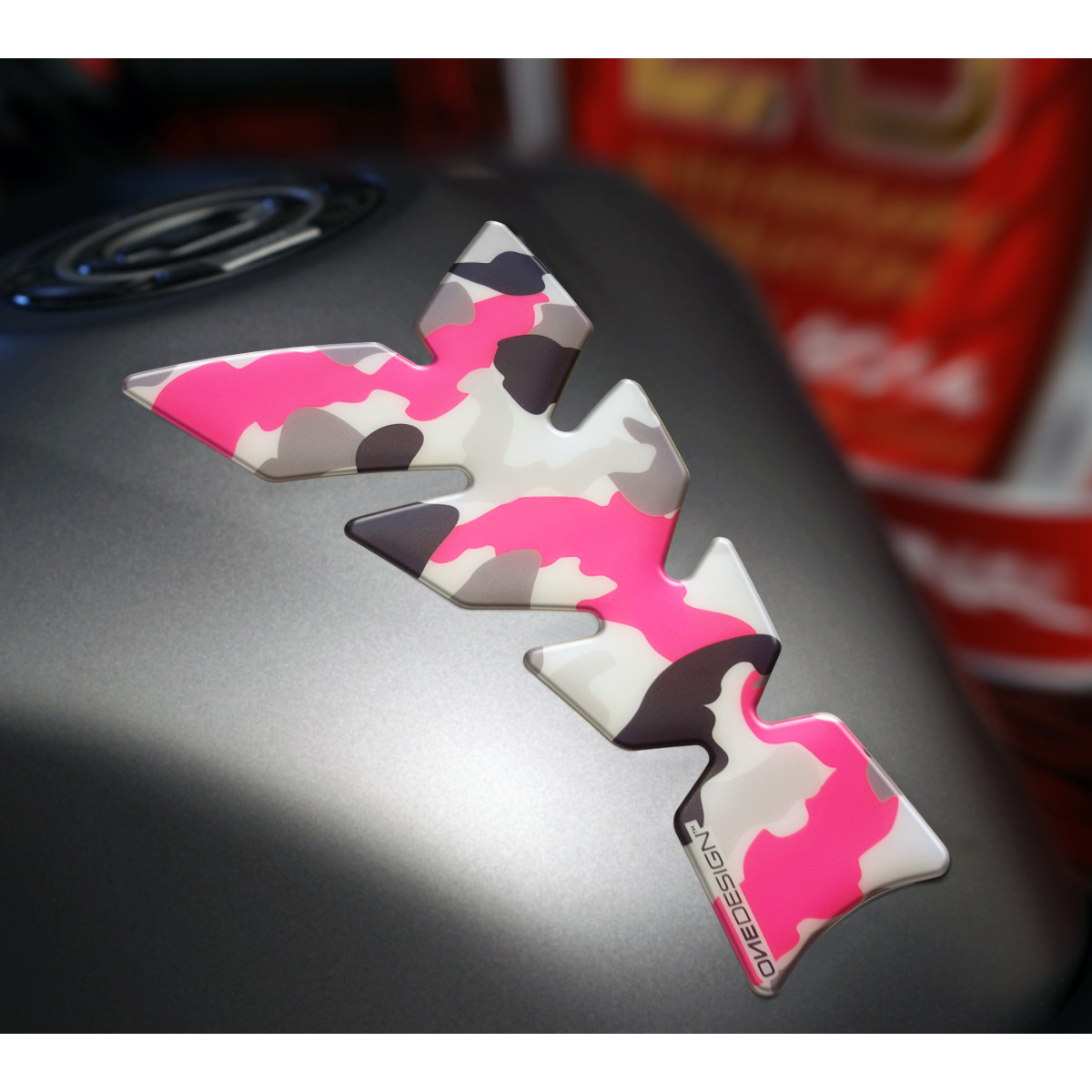 Samolepka - tank pad na nádrž motocyklu ONEDESIGN TANKPAD SOFT CAMO PINK FLUO rozměr 123mm x 213mm