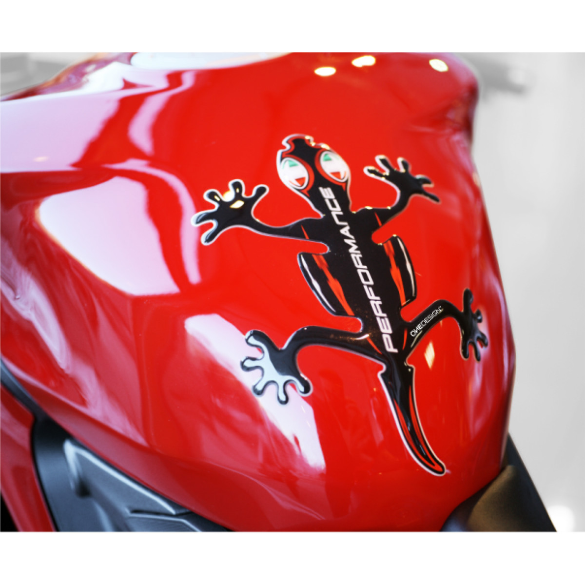Samolepka - tank pad na nádrž motocyklu ONEDESIGN TANKPAD GECO/JEŠTĚRKA rozměr 147,3mm x 210 mm