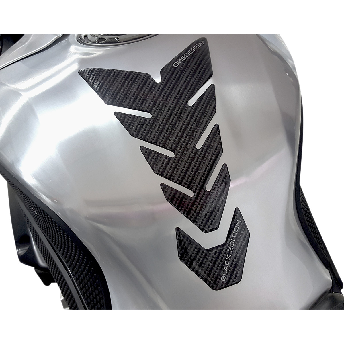 Samolepka - tank pad na nádrž motocyklu ONEDESIGN TANKPAD BLACK EDITION CAR
