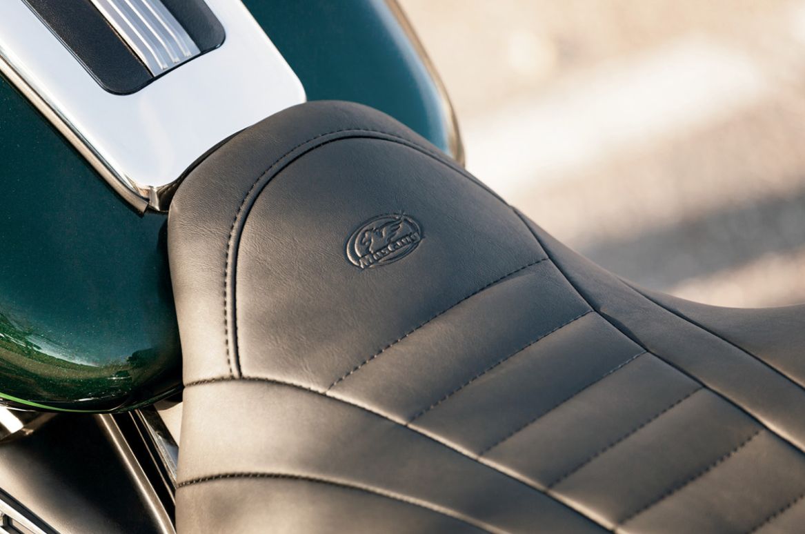 Sedadlo motocyklu MUSTANG Super Touring Deluxe pro Harley-Davidson FL Touring 2008-2021