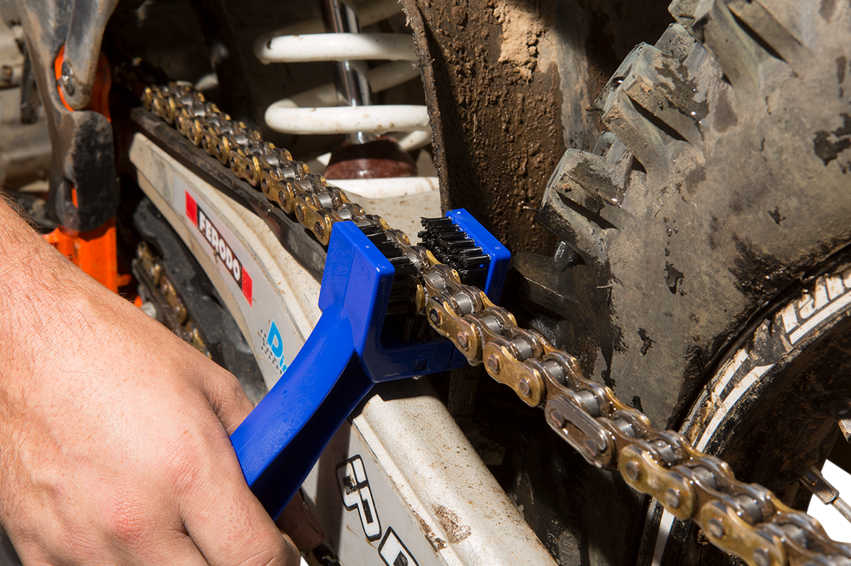 Kartáč na čištění řetězu MOTION PRO BRUSH-CHAIN modrý - 1 kus 
