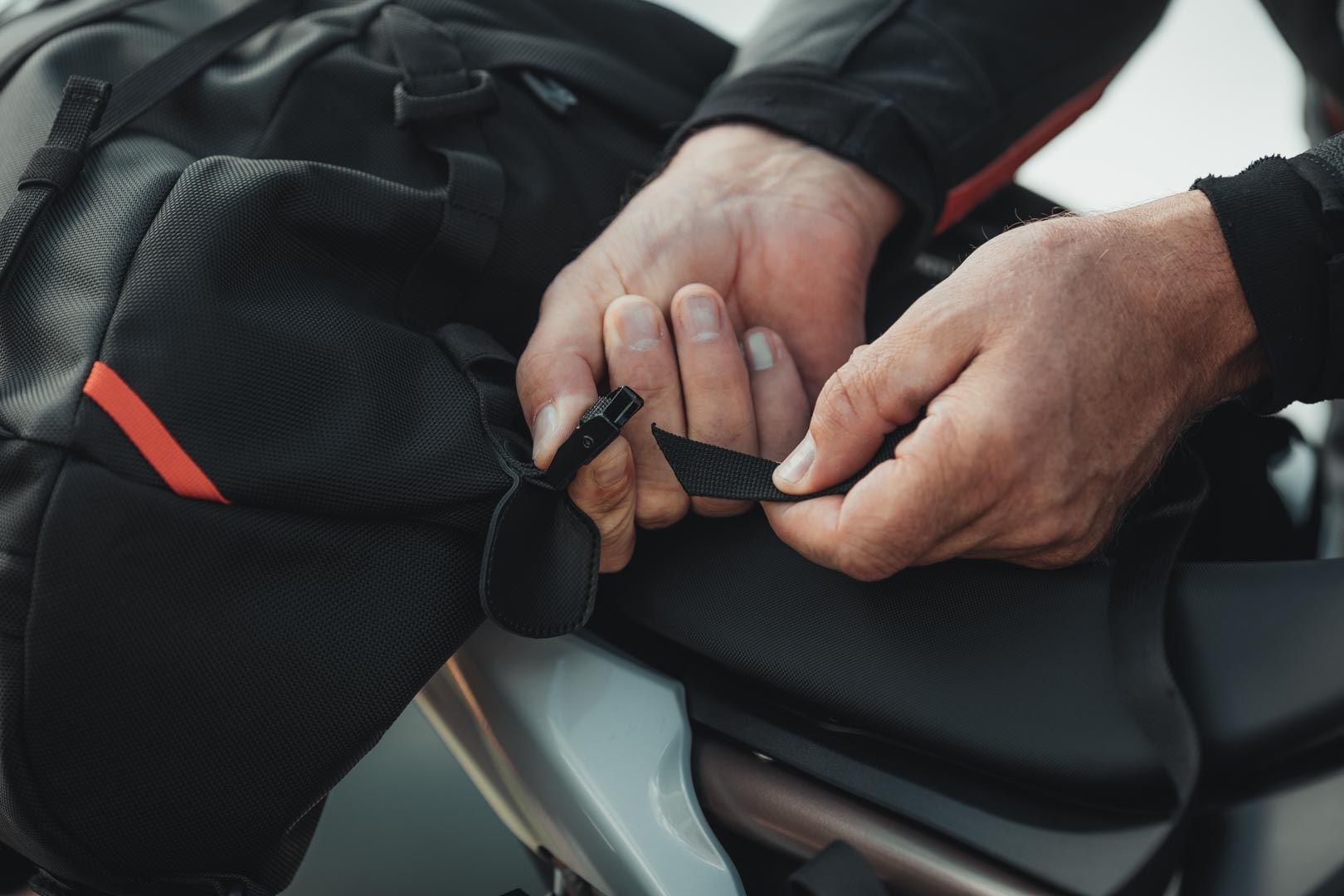 Zadní taška/brašna na motocykl SW-MOTECH PRO CARGOBAG TAIL BAG kapacita 50 litrů
