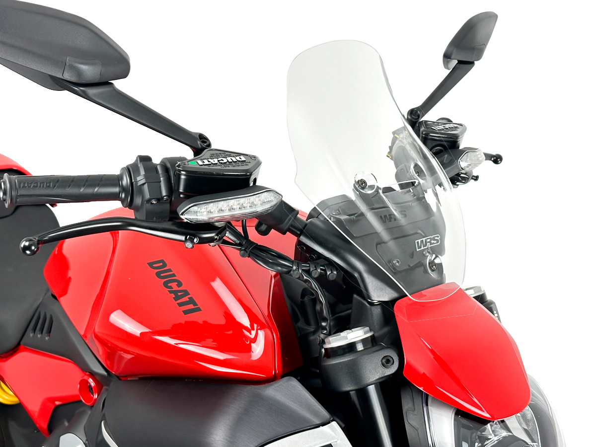 Plexi motocyklu WRS TOURING pro DUCATI DIAVEL V4 1200 ABS rok 2023, výška plexi 33,5 cm, šíře plexi 28 cm, barva čirá 