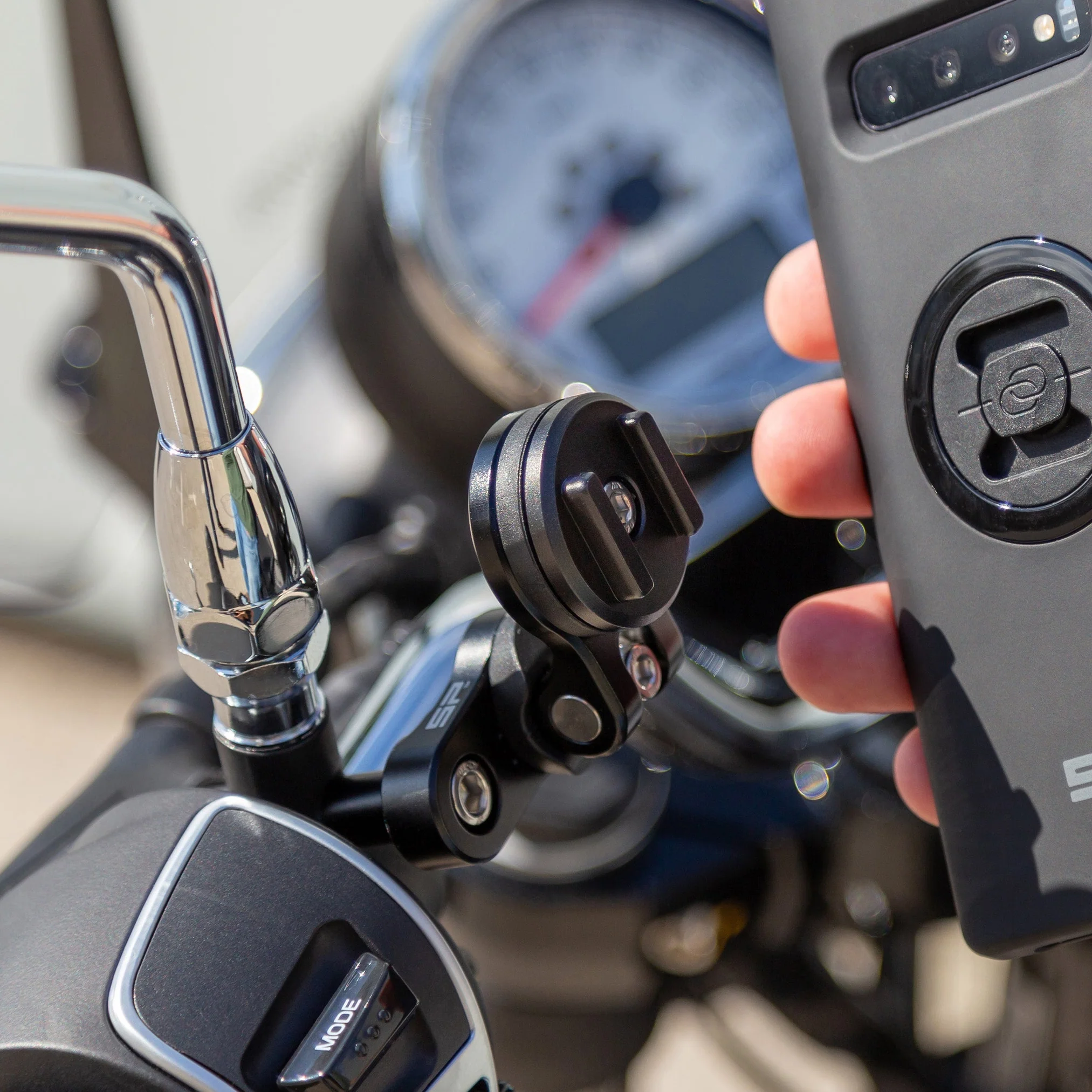 Držák mobilního telefonu k držáku spojky nebo brzdy motocyklu SP CONNECT CLUTCH MOUNT PRO 53230 barva černá