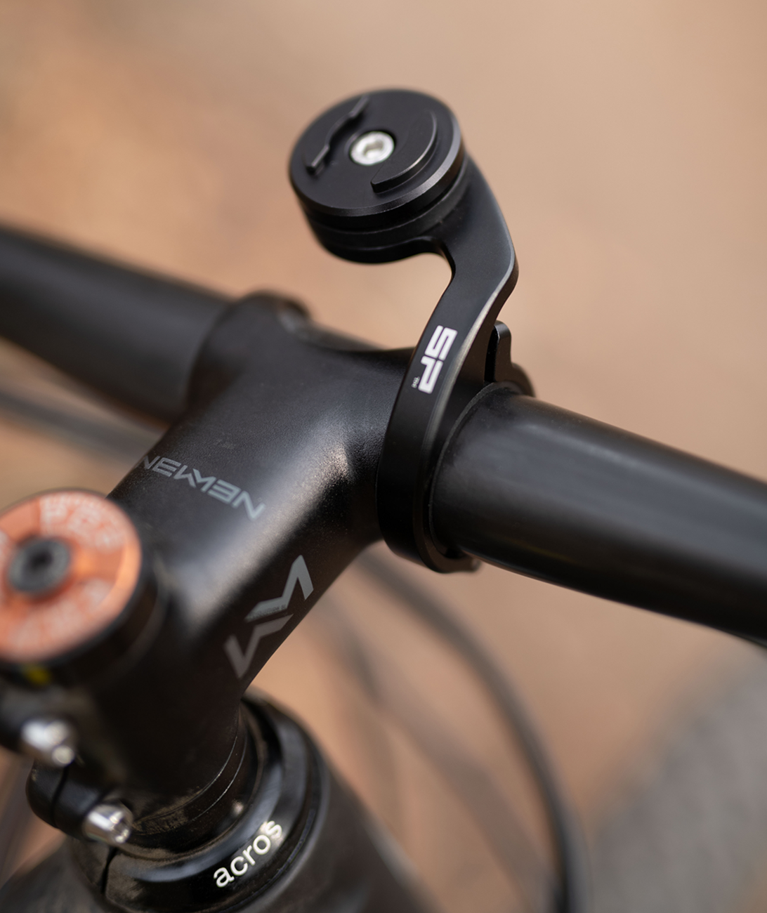 Držák mobilního telefonu pro jízdní kola SP CONNECT MOUNT HANDLEBAR PRO MTB 53246 