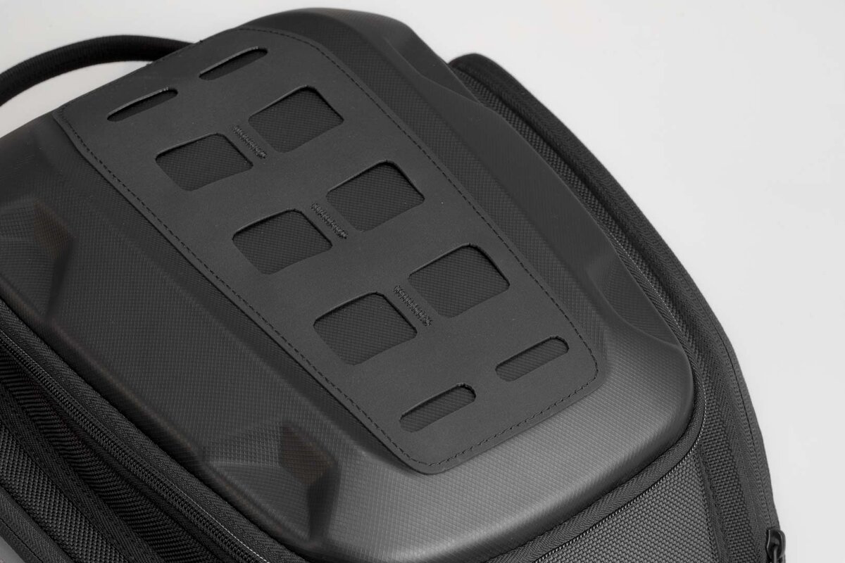 Tank bag na nádrž motocyklu SW-MOTECH PRO ENDURO TANKBAG černá, rozměr  35,0 x 31,5 x 20,0 cm, objem 12 až 15 litrů