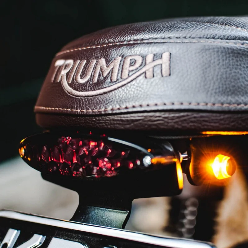 Homologovaný led motocyklový blinkr  MOTOGADGET MO.BLAZE PIN pozice montáže zadní nebo přední, balení 1 kus, barva černé tělo/čiré zakončení blinkru  