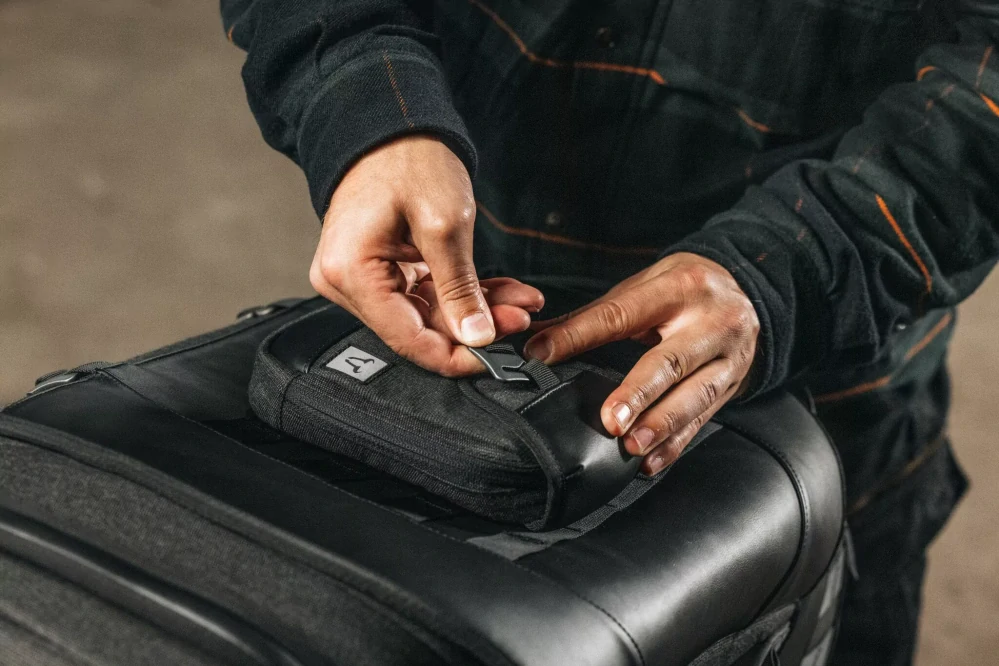 Textilní přídavná taška / doplňková taška SW MOTECH LEGEND GEAR LA10 ACCESORRY BAG černý, celkový objem 1,5 l