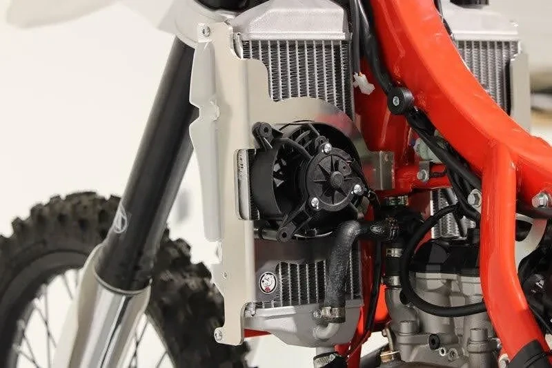 Výztuhy chladičů motocyklu AXP RACING RADIATOR BRACES pro BETA RR/4T Racing 350/ 390/ 430/ 480 rok 2020-2022