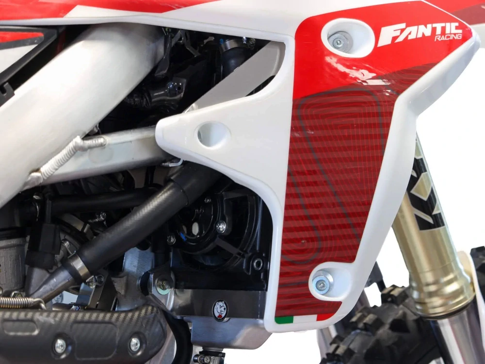 Výztuhy chladičů motocyklu AXP RACING RADIATOR BRACES pro YAMAHA WR 450 F rok 2019-2025
