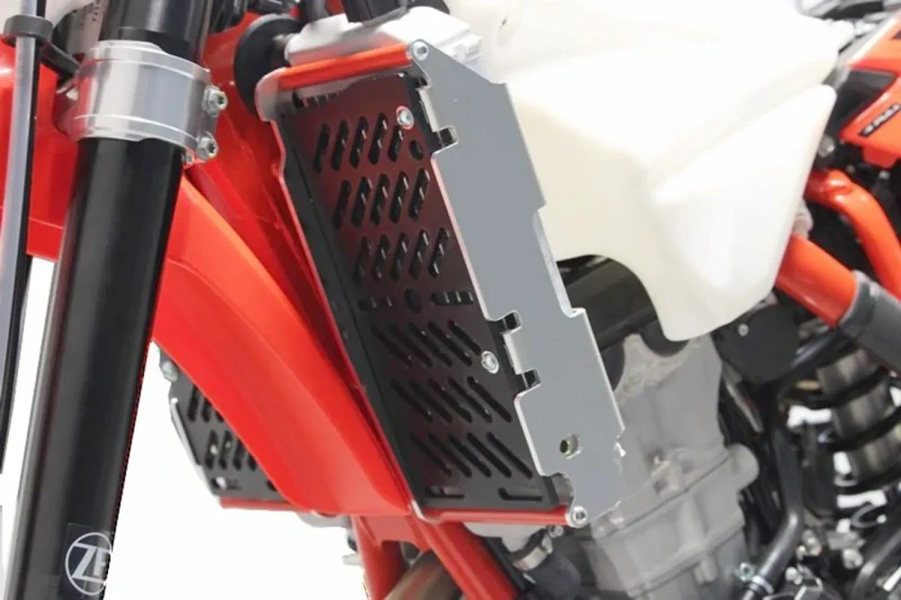 Výztuhy chladičů včetně mřížek chladičů motocyklu AXP RACING XTREM RADIATOR GUARDS pro BETA RR 4T 350/ 390/ 430/ 480/ 500 rok 2020-2023