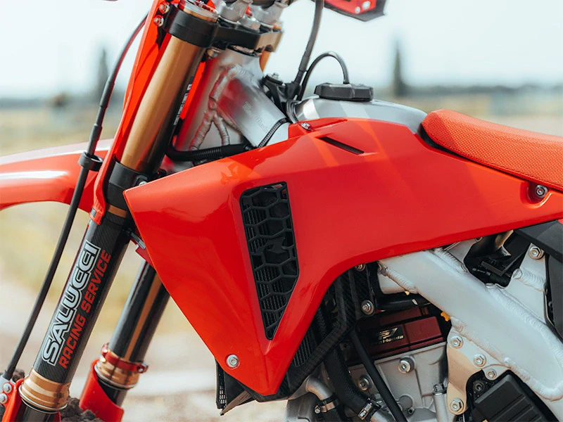 Kompletní sada plastů RTECH pro motocykl HONDA CRF 250 R / 250 RX rok 2025-2026 