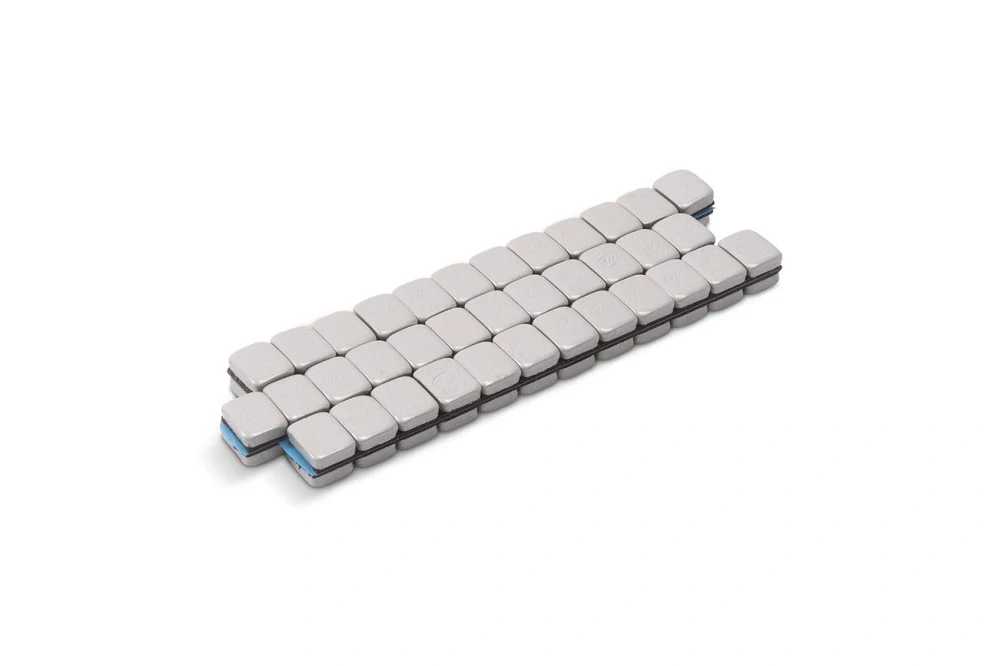Závaží s lepící vrstvou pro vyvážení motocyklového kola MOTION PRO WHEEL WEIGHTS STEEL barva stříbrná, 144 ks o váze 3,5 g (ks)