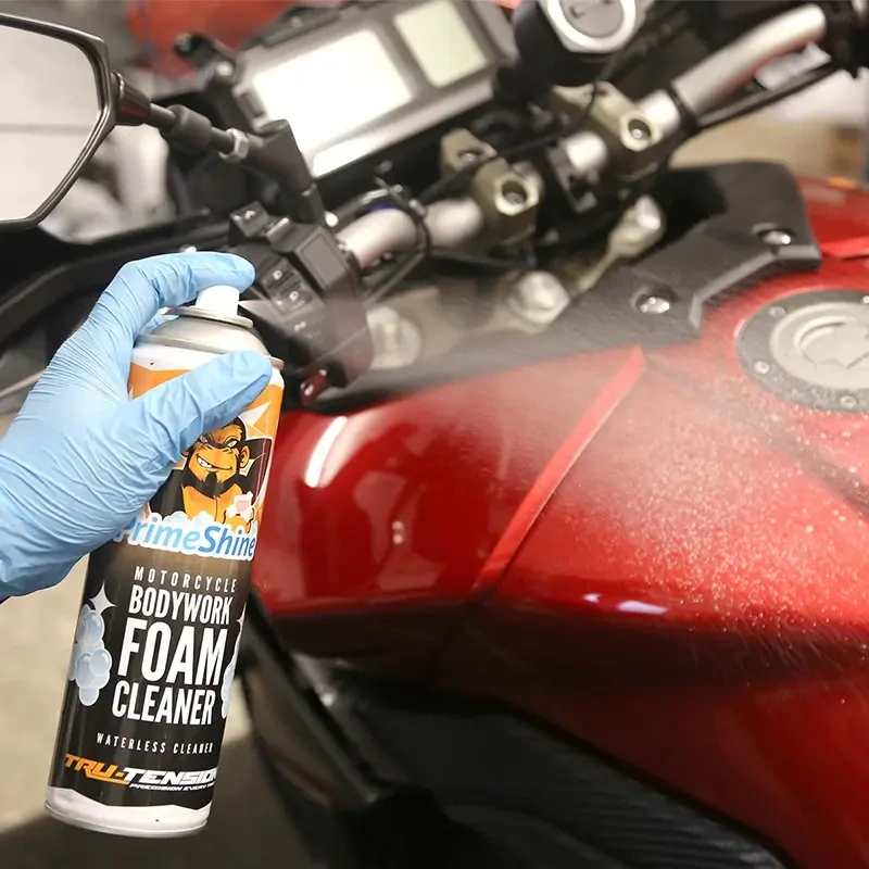 Univerzální pěnový čistič určený pro rychlé a snadné čištění motocyklů TRU TENSION PRIMESHINE BODYWORK FOAM CLEANER M007 balení 500 ml 