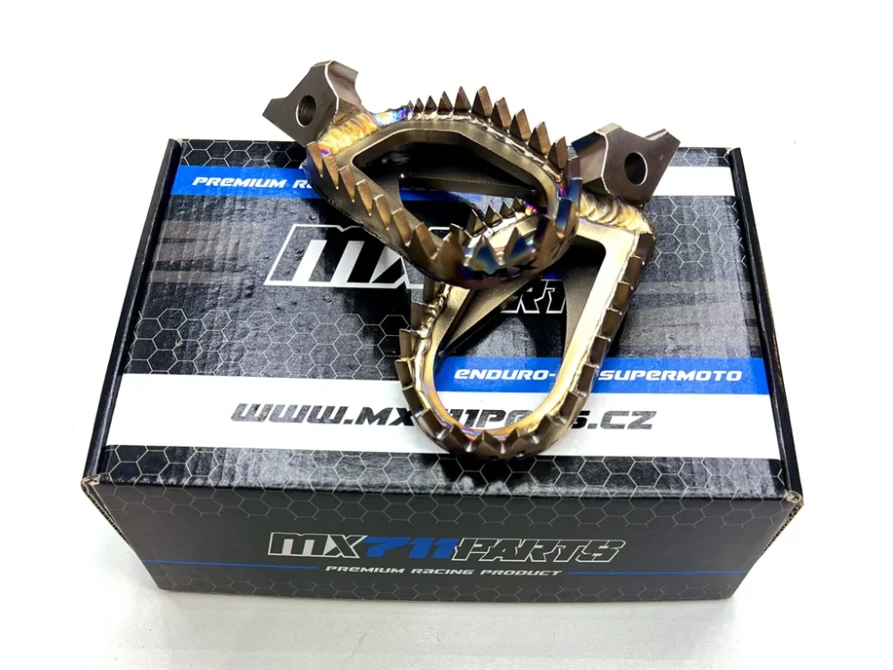 Motocyklové nerezové stupačky MX711 PEGS NERO pro FANTIC XEF 250 rok 2025