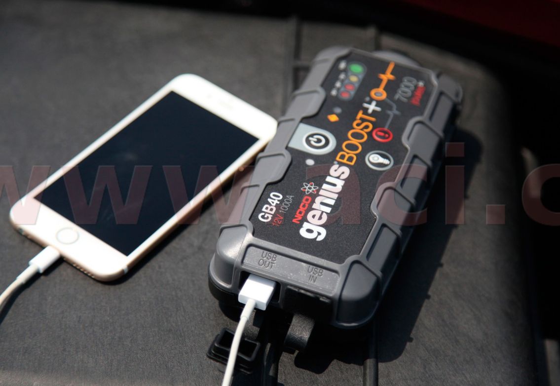 A STARTOVACÍ BOX + POWER BANKA NOCO GENIUS GB40 STARTOVACÍ PROUD 1000 A