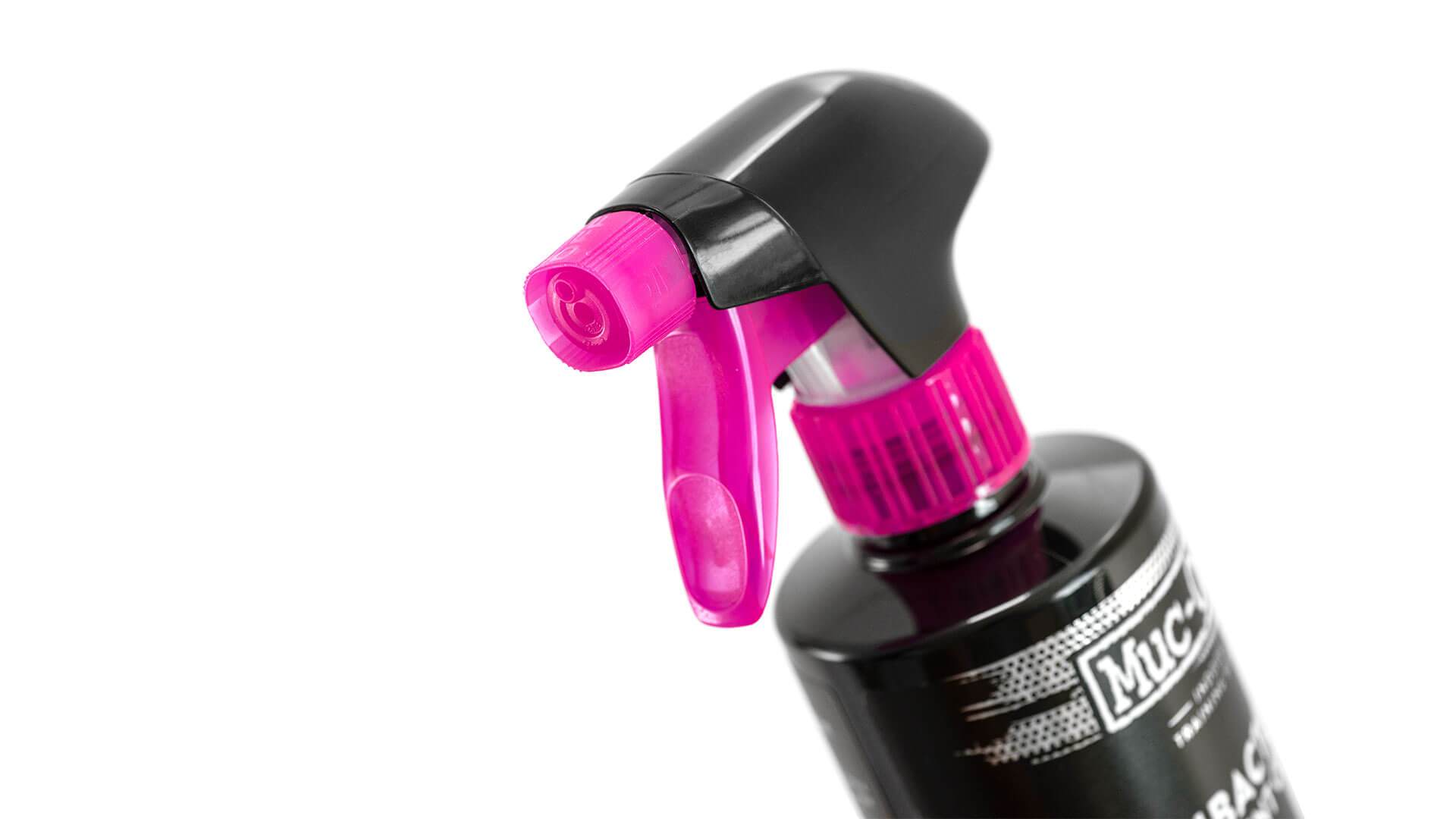 Antibakteriální čistící prostředek pro fitness a tělocvičny MUC-OFF ANTIBACTERIAL EQUIPMENT CLEANER 500 ML