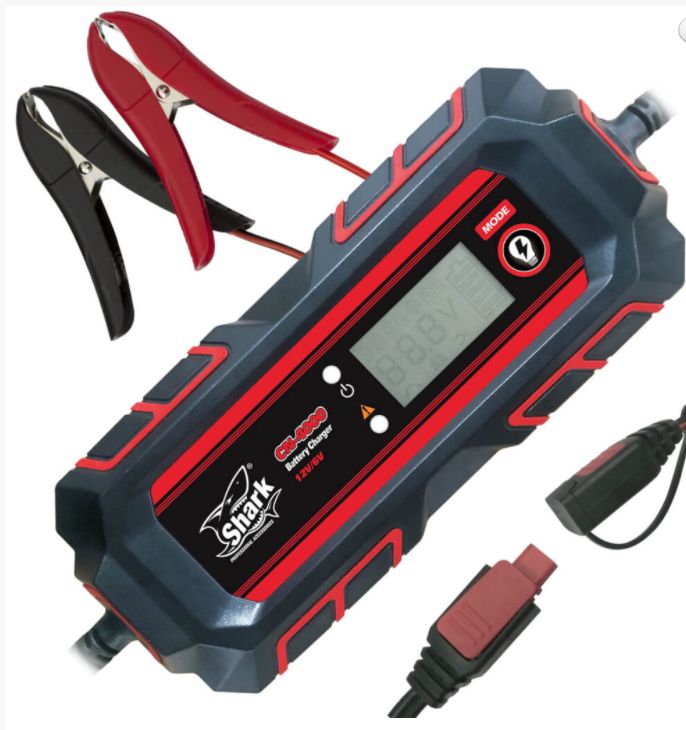 a Automatická inteligentní nabíječka 12V a 6V SHARK BATTERY Charger CN-4000, 6/12V, IP54, 4A DC 