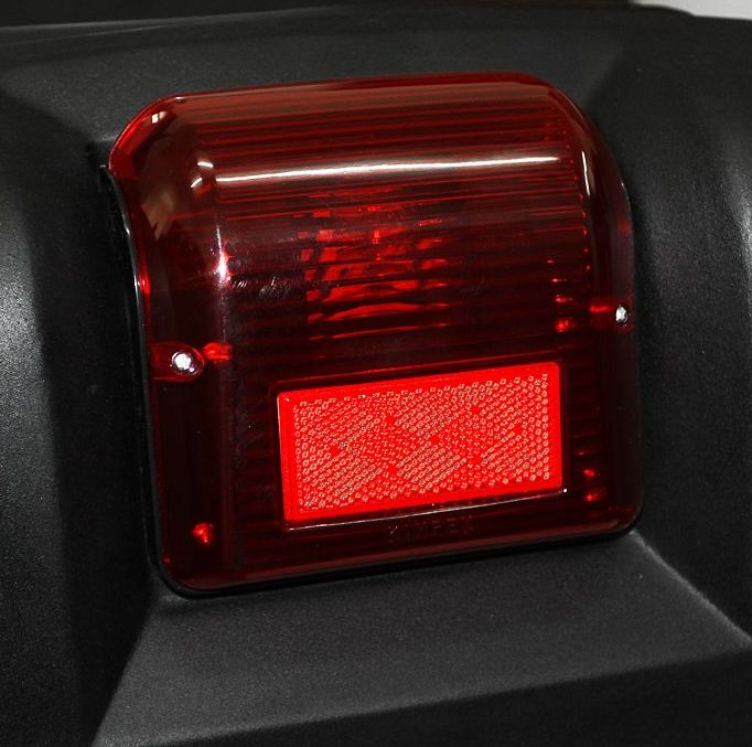 Zadní plastový uzamykatelný box pro ATV s mimořádně velkým vnitřním objemem KIMPEX KIMPEX DELUXE ATV BOX černý, rozměry 1067 x 711 x 432 mm (Š x H x V) 