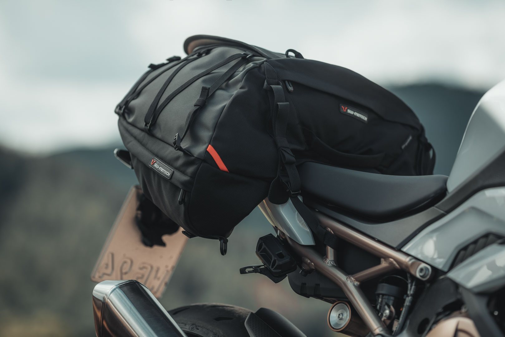 Zadní taška/brašna na motocykl SW-MOTECH PRO CARGOBAG TAIL BAG kapacita 50 litrů
