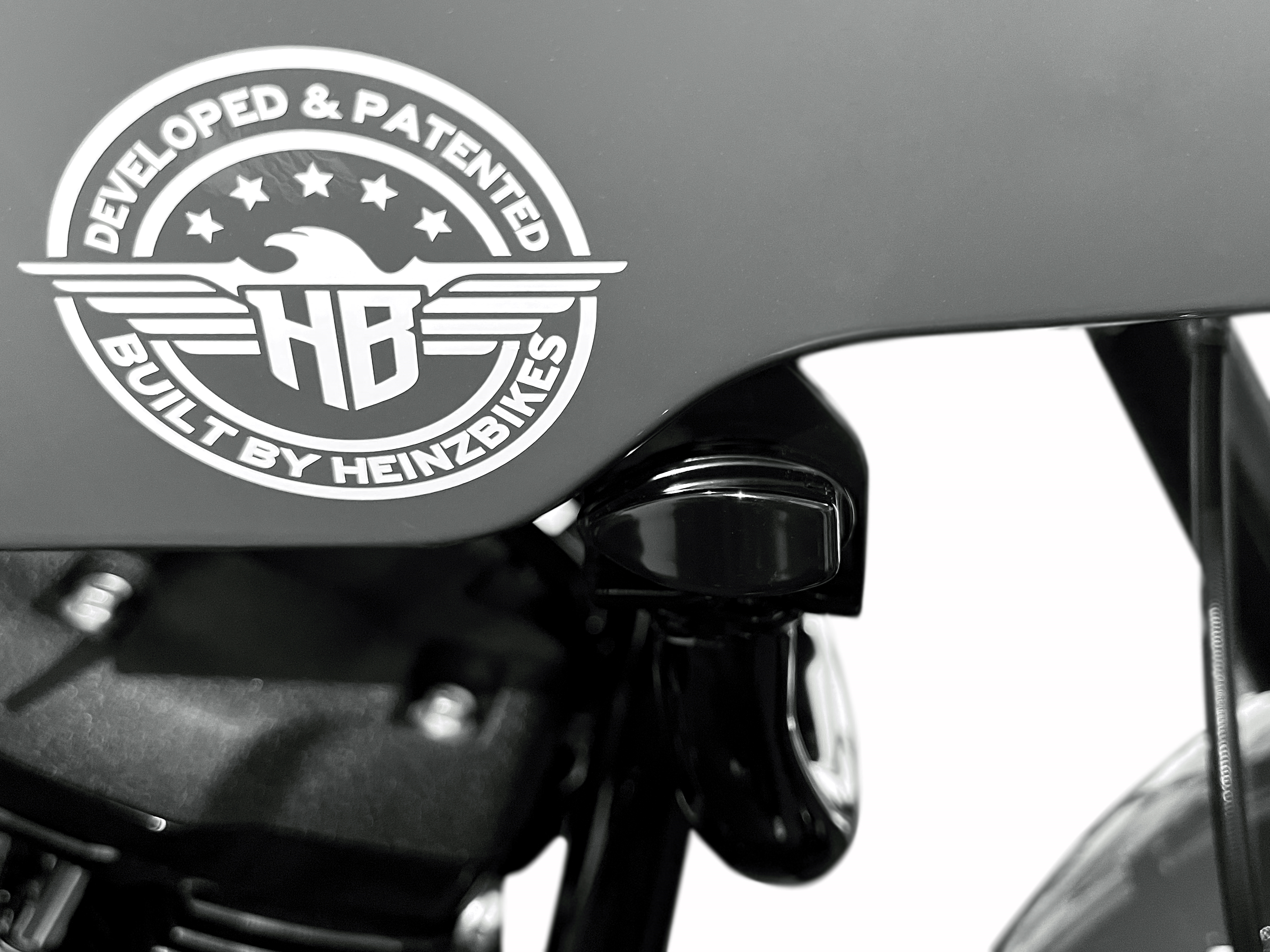 Poziční světla / blinkry pro motocykly HEINZ BIKES TURN SIGNALS verze NANO ST pro Harley-Davidson® LOW RIDER ST od roku 2022, barva černá, pár