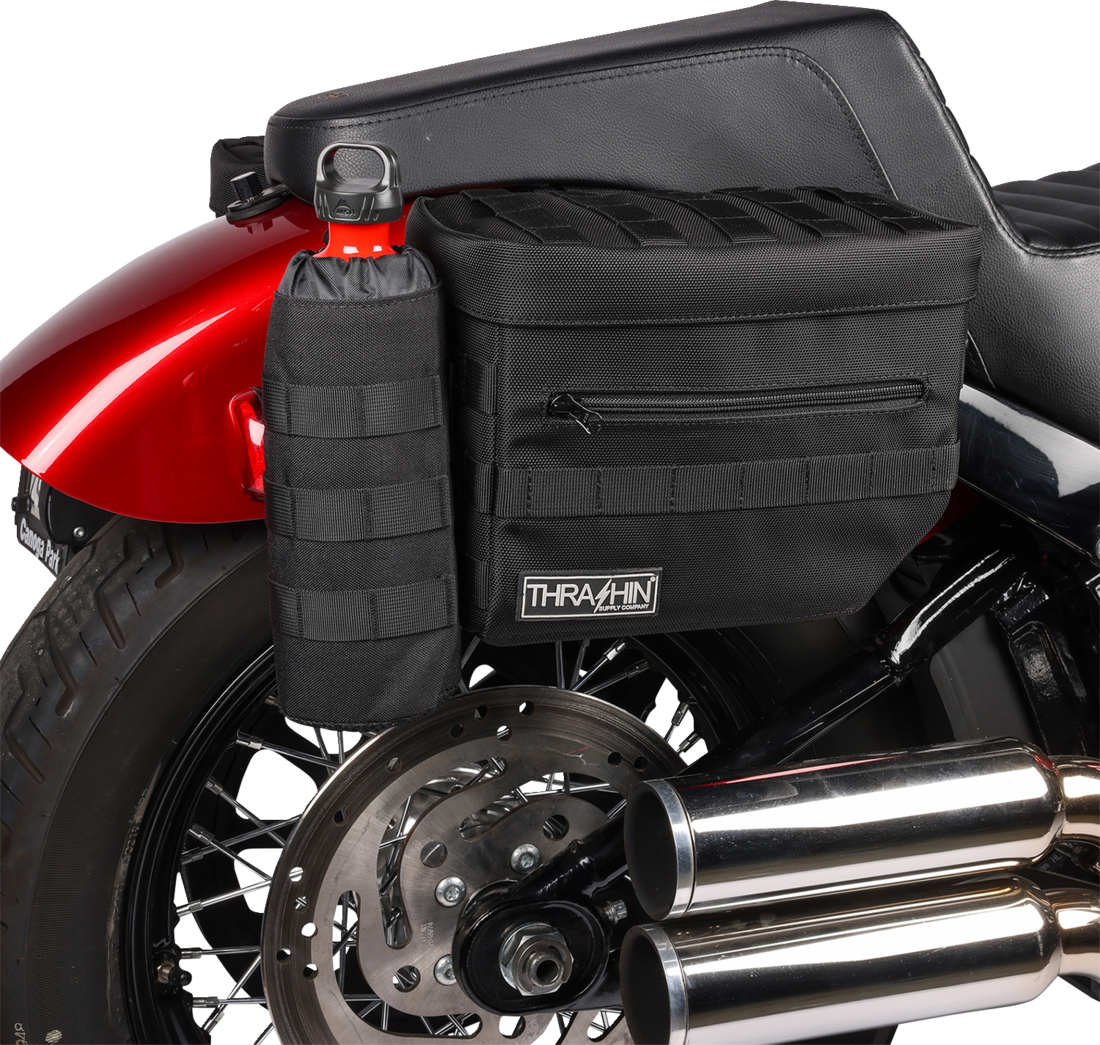 Motocyklové textilní podsedadlové brašny THRASHIN SUPPLY CO ESSENTIAL SADDLEBAG V3 objem 10 litrů, pár
